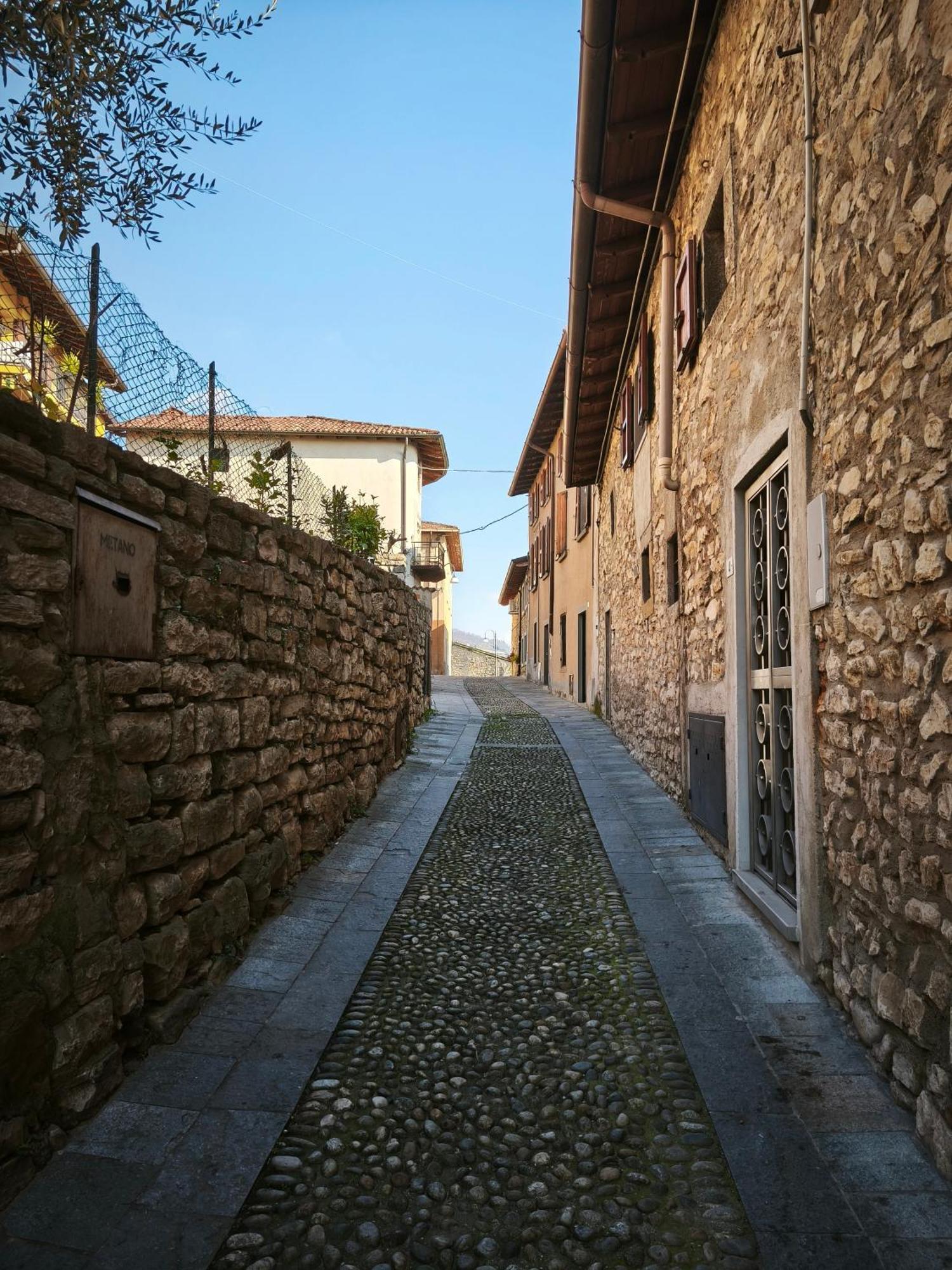 Il Piazzolo, Un Angolo Di Storia Carobbio degli Angeli Exterior foto